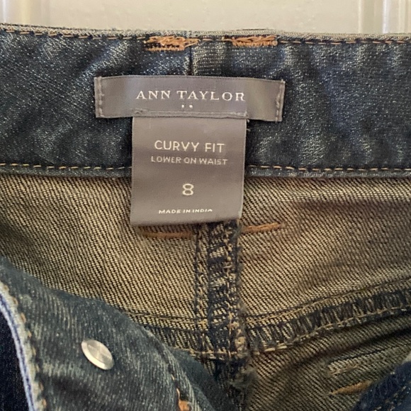 Ann Taylor Women's Curvy Fit Four Pocket Boot Cut Jeans/Lower on Waist/Size 8 - Picture 3 of 3